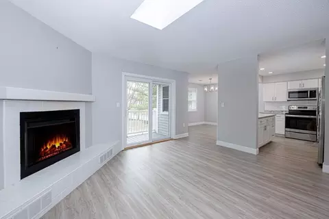 Living - 503 Tuckers Ln #503, Hingham, MA 02043 photo 1 of 3