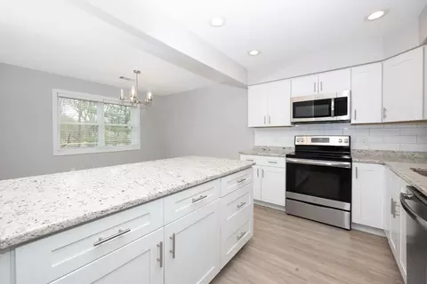 Kitchen - 503 Tuckers Ln #503, Hingham, MA 02043 photo 3 of 4