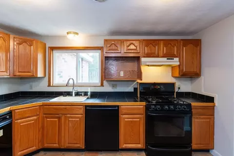 Kitchen - 25 Ruthellen Rd, Framingham, MA 01701 photo 1 of 3