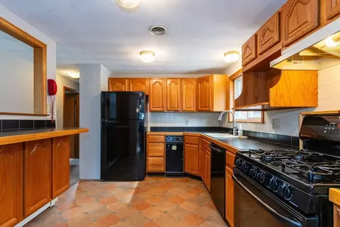 Kitchen - 25 Ruthellen Rd, Framingham, MA 01701 photo 3 of 3