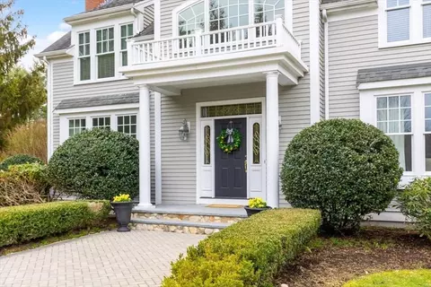 Exterior - 26 Old Barn Rd, Hanover, MA 02339 photo 3 of 5