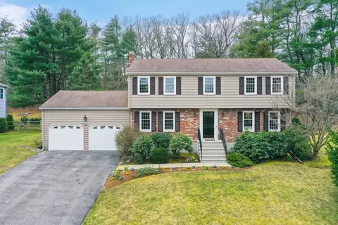 66 Overlook Dr W, Framingham, MA 01701