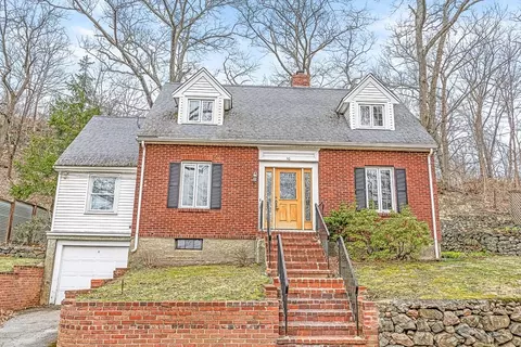 10 Chesterford Rd E, Winchester, MA 01890