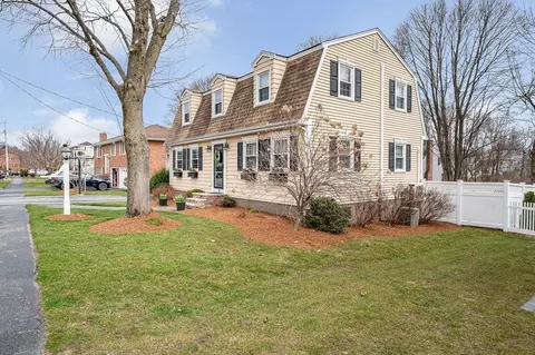 Exterior - 29 Riverside Dr, Reading, MA 01867 photo 2 of 7