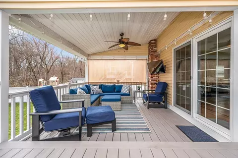 Exterior - 29 Riverside Dr, Reading, MA 01867 photo 3 of 7