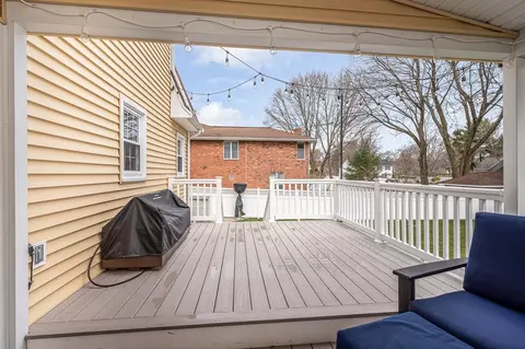 Exterior - 29 Riverside Dr, Reading, MA 01867 photo 6 of 7