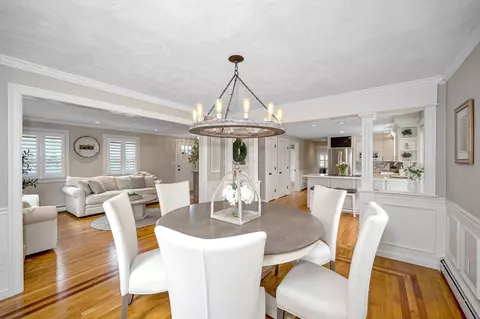 Dining - 29 Riverside Dr, Reading, MA 01867 photo 2 of 3