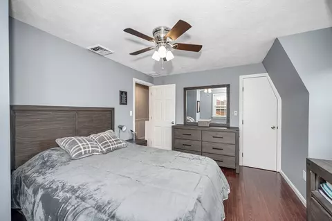 Bedroom - 29 Riverside Dr, Reading, MA 01867 photo 4 of 6