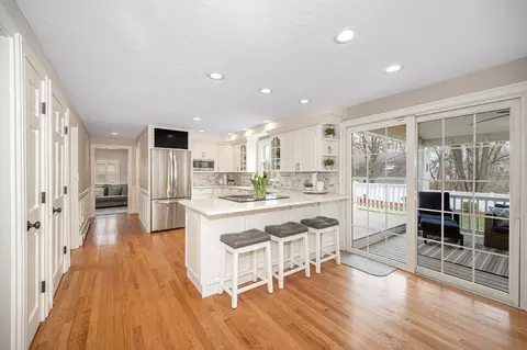 Kitchen - 29 Riverside Dr, Reading, MA 01867 photo 2 of 3