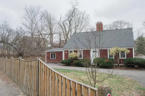 437 E Water St, Rockland, MA 02370