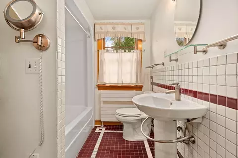 Bath - 175 Echo Cove Rd, Hamilton, MA 01982 photo 2 of 2