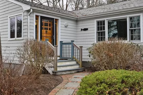 Exterior - 175 Echo Cove Rd, Hamilton, MA 01982 photo 5 of 9