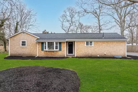 536 Strawberry Hill Rd, Barnstable, MA 02632