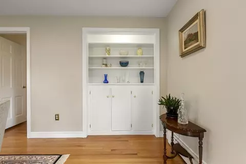 Entry Way - 31 Melbourne Ave, Reading, MA 01867 photo 3 of 3