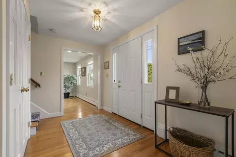 Entry Way - 31 Melbourne Ave, Reading, MA 01867 photo 2 of 3