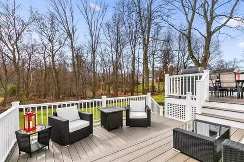 Exterior - 31 Melbourne Ave, Reading, MA 01867 photo 3 of 11