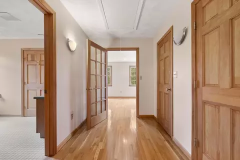 Entry Way - 1 Eagle Dr, North Reading, MA 01864 photo 2 of 2