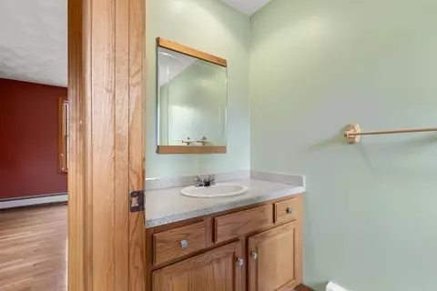 Bath - 1 Eagle Dr, North Reading, MA 01864 photo 1 of 3
