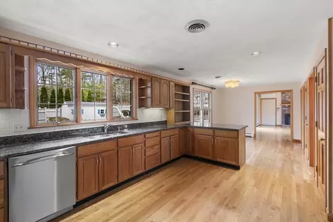 Kitchen - 1 Eagle Dr, North Reading, MA 01864 photo 1 of 3