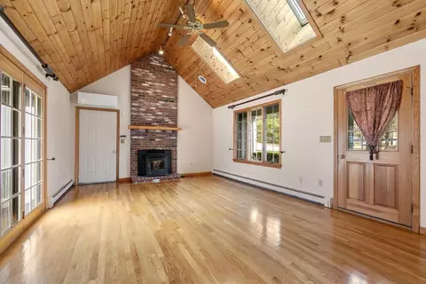 Living - 1 Eagle Dr, North Reading, MA 01864 photo 1 of 2