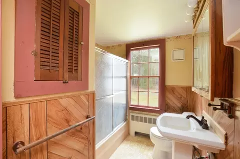 Bath - 158 Great Neck Rd, Wareham, MA 02571 photo 1 of 1