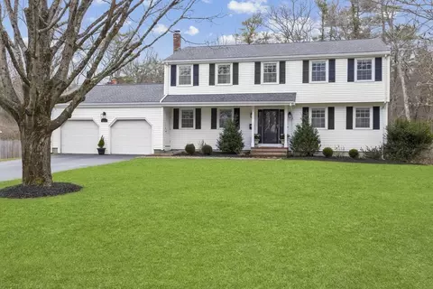 7 Camelot Dr, Hingham, MA 02043