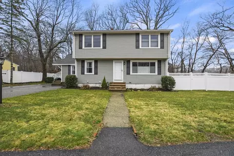 9 Mooney Rd, Burlington, MA 01803