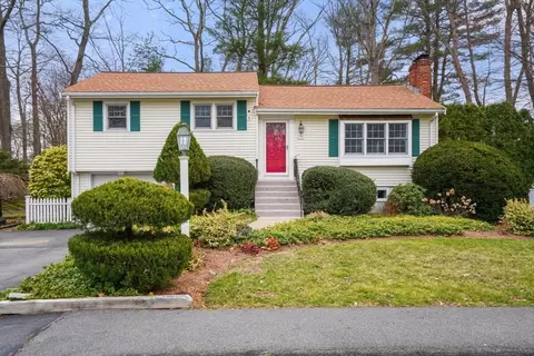 9 Morningside Dr, Norwood, MA 02062