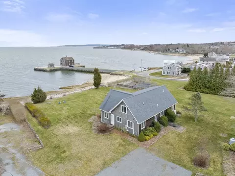 7 Pebble Ln, Kingston, MA 02364