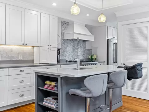 606 E 8th St #2, Boston, MA 02127
