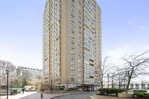 8 Whittier Pl #24H, Boston, MA 02114