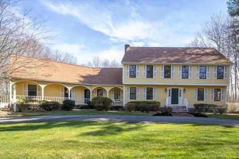 79 Bay Colony Dr, Westwood, MA 02090