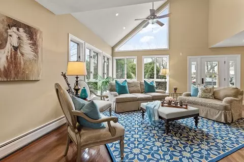 Living - 100 Grand St, Reading, MA 01867 photo 5 of 8