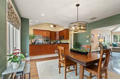 Dining - 100 Grand St, Reading, MA 01867 photo 2 of 5