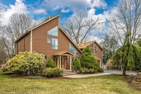 100 Grand St, Reading, MA 01867