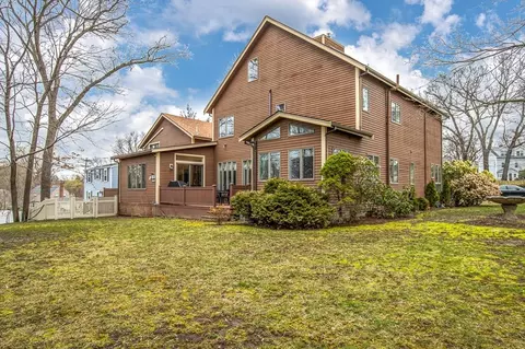 Exterior - 100 Grand St, Reading, MA 01867 photo 8 of 8