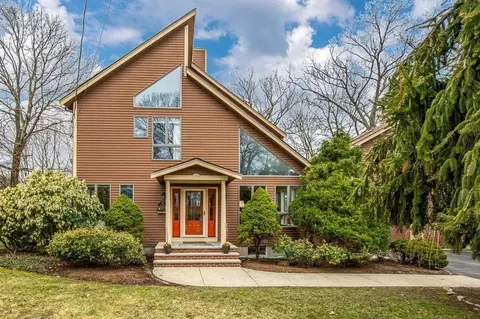 Exterior - 100 Grand St, Reading, MA 01867 photo 3 of 8
