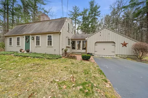 105 Forest St, Norwell, MA 02061