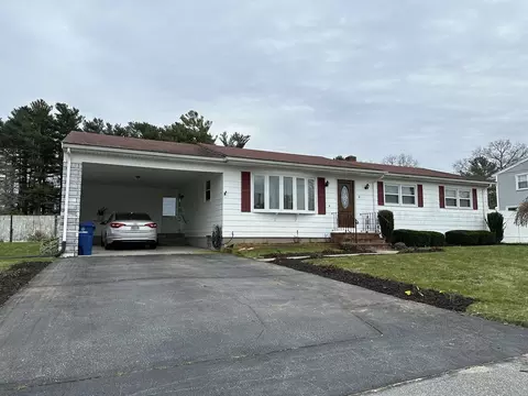 10 Agnes St, New Bedford, MA 02745