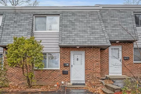 141 Thissell Ave #9, Dracut, MA 01826