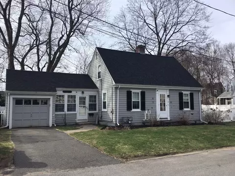 2 Coolidge Rd, Woburn, MA 01801