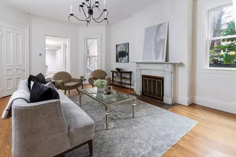 72 Pinckney St #1, Boston, MA 02114
