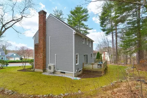 Exterior - 4 Crestview Dr, Uxbridge, MA 01569 photo 3 of 6
