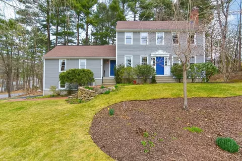 Exterior - 4 Crestview Dr, Uxbridge, MA 01569 photo 6 of 6