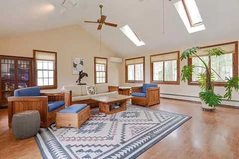 Living - 4 Crestview Dr, Uxbridge, MA 01569 photo 2 of 5