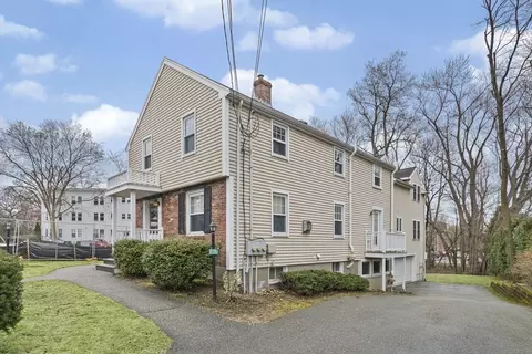 360 Linwood Ave #1, Newton, MA 02460