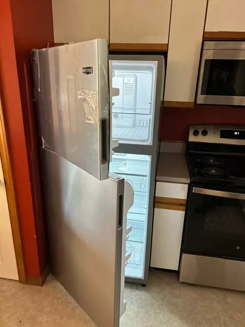 Kitchen - 100 Central Ave #3, Ayer, MA 01432 photo 1 of 5