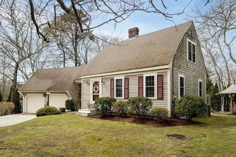 23 Waggon Rd, Yarmouth, MA 02675