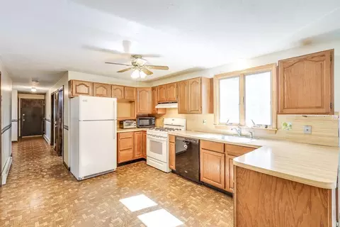 Kitchen - 25 High Tide Pl, Eastham, MA 02642 photo 1 of 3
