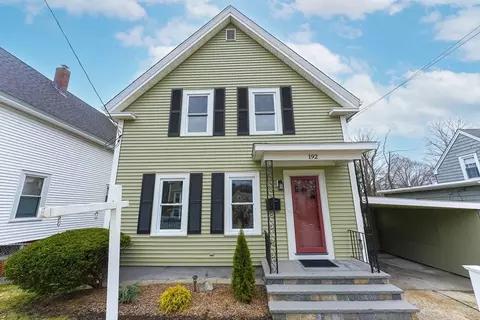 192 School St, Franklin, MA 02038